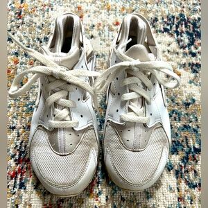Girls Nike Huarache Shoes